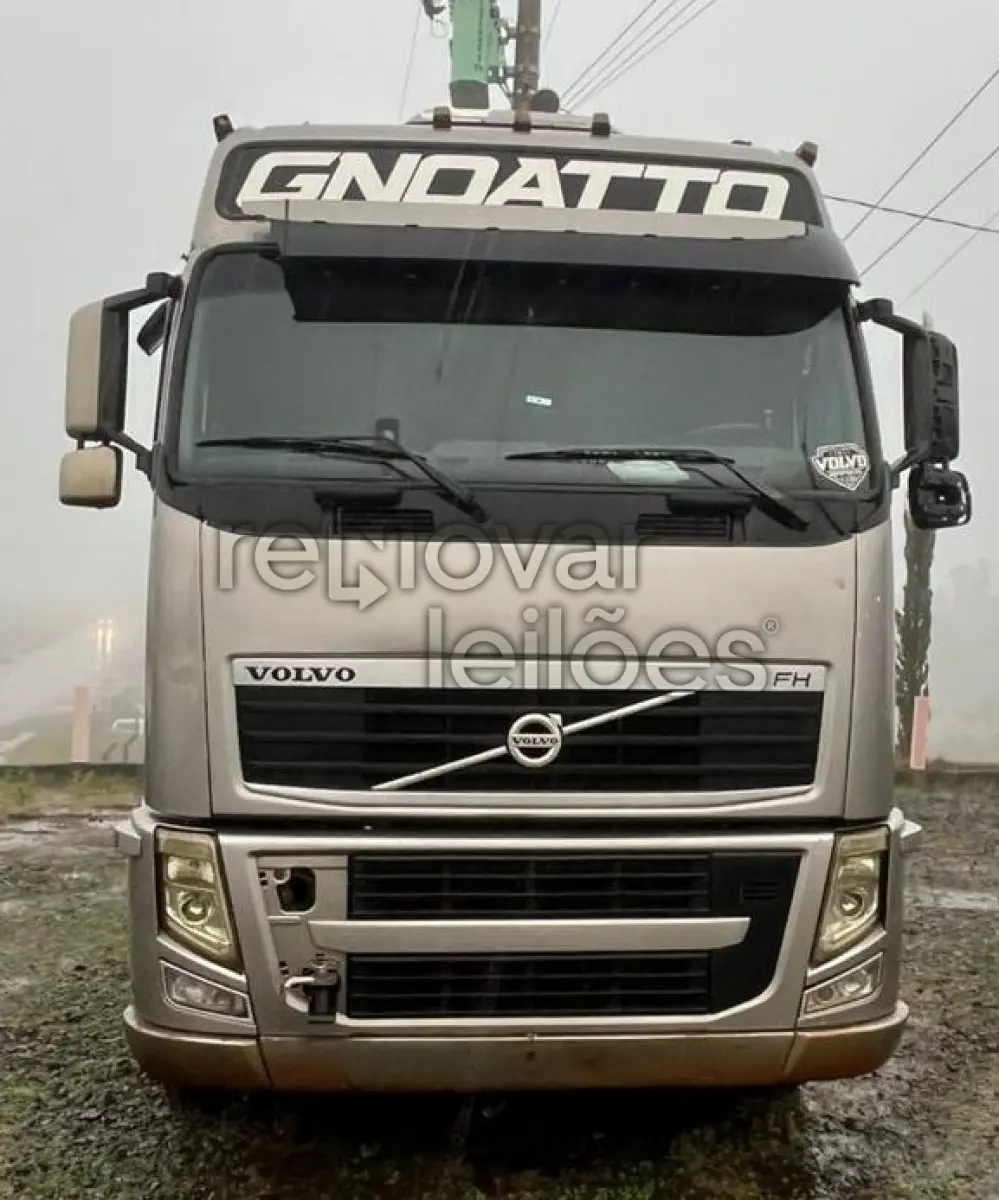LOTE 002 - VOLVO/FH 440 6X2T - ANO 2009/2010 - CRESOL CONFIANÇA - DEPOSITADO EM SANTO ÂNGELO/RS