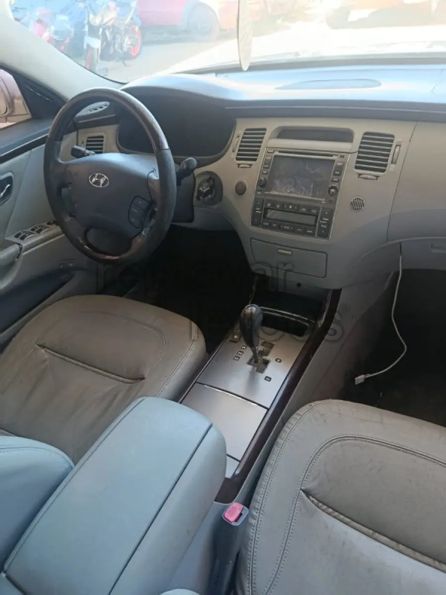 LOTE 053 - HYUNDAI AZERA 3.3 V6 - ANO 2010/2011 - COMPLETO - SICREDI GERAÇÕES - DEPOSITADO EM SANTO ÂNGELO/RS