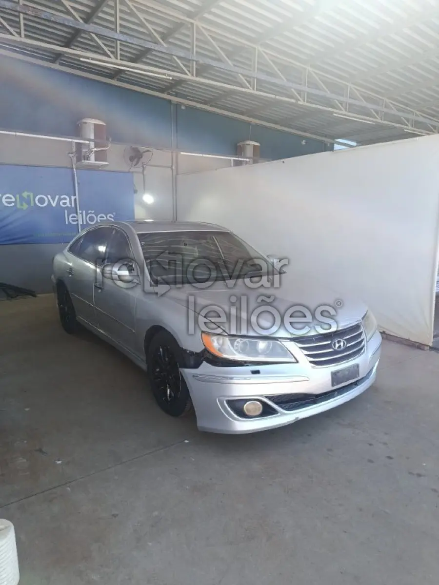 LOTE 053 - HYUNDAI AZERA 3.3 V6 - ANO 2010/2011 - COMPLETO - SICREDI GERAÇÕES - DEPOSITADO EM SANTO ÂNGELO/RS
