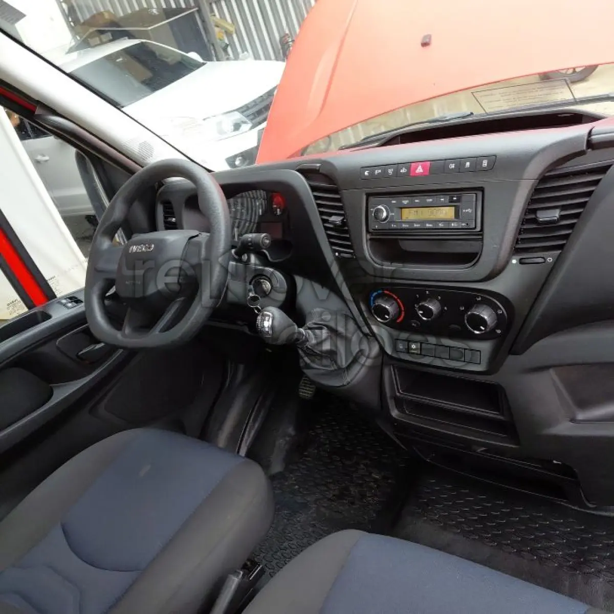 LOTE 021 - IVECO DAILY 35-150CS - ANO 2021/2022 - COMPLETO - SICREDI ALIANÇA - DEPOSITADO EM SANTO ÂNGELO/RS
