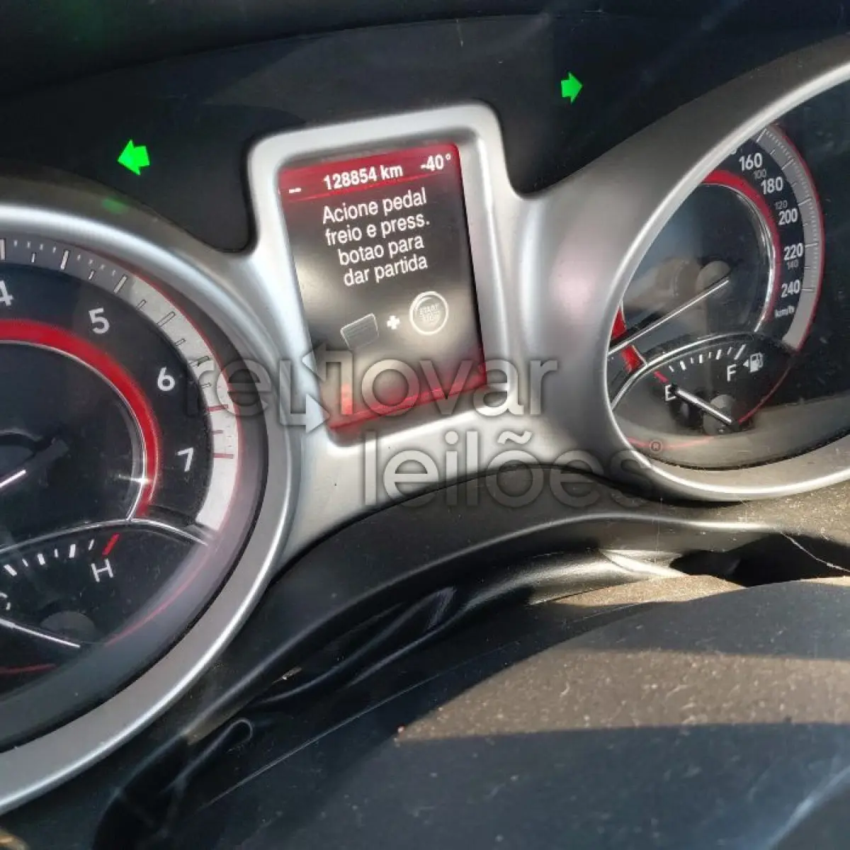 LOTE 026 - DODGE JOURNEY - ANO 2014/2014 - COMPLETO - SICREDI RAIZES - RECALL PENDENTE - DEPOSITADO EM SANTO ÂNGELO/RS