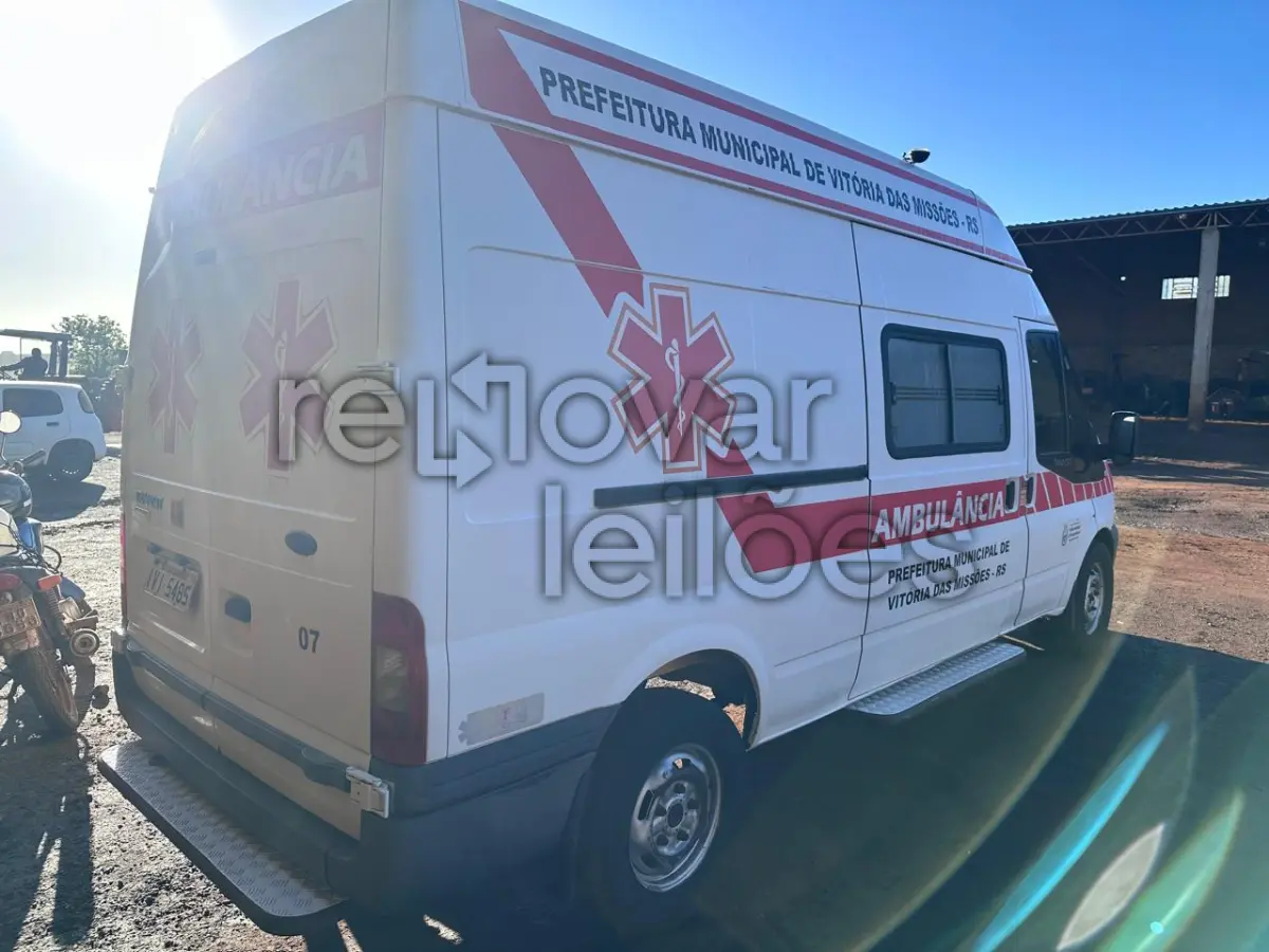 LOTE 002 - FORD/TRANSIT AMB / ANO 2013/2013