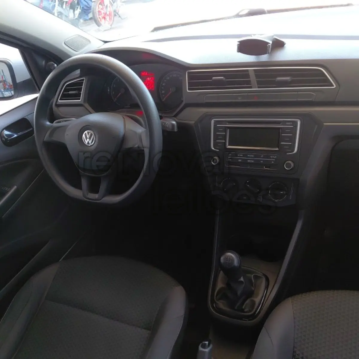 LOTE 019 - VOLKSWAGEN VOYAGE - ANO 2021/2022 - COMPLETO - SICOOB CREDITAIPU - DEPOSITADO EM SANTO ÂNGELO/RS