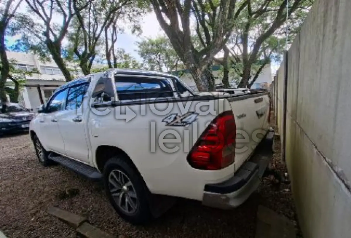 LOTE 001 - TOYOTA HILUX CD SRX 4X4, 2016/2017, DEPOSITADO COM O EXEQUENTE