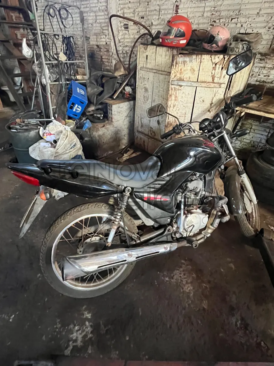 LOTE 007 - MOTOCICLETA HONDA/CG 125 FAN KS ANO/MODELO 2011/2012, DEPOSITADA COM O EXECUTADO
