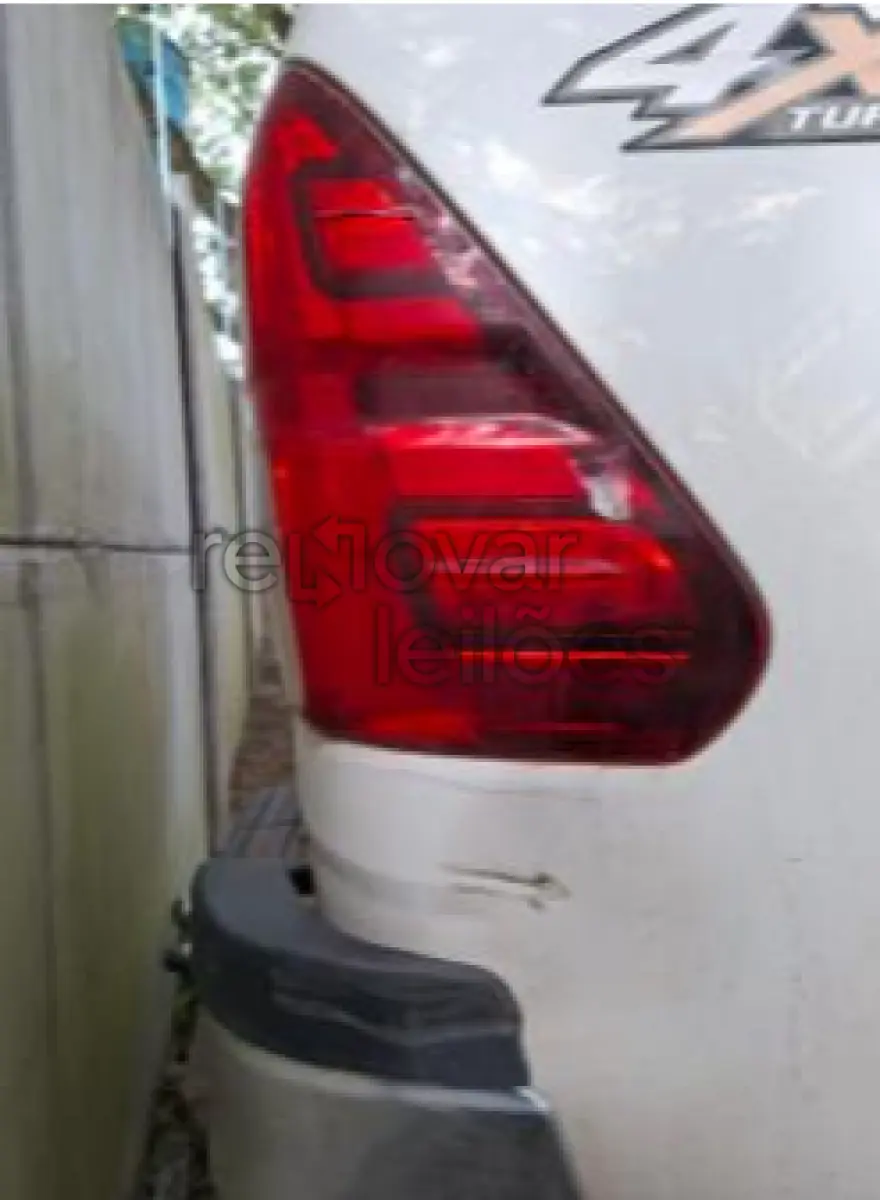 LOTE 001 - TOYOTA HILUX CD SRX 4X4, 2016/2017, DEPOSITADO COM O EXEQUENTE