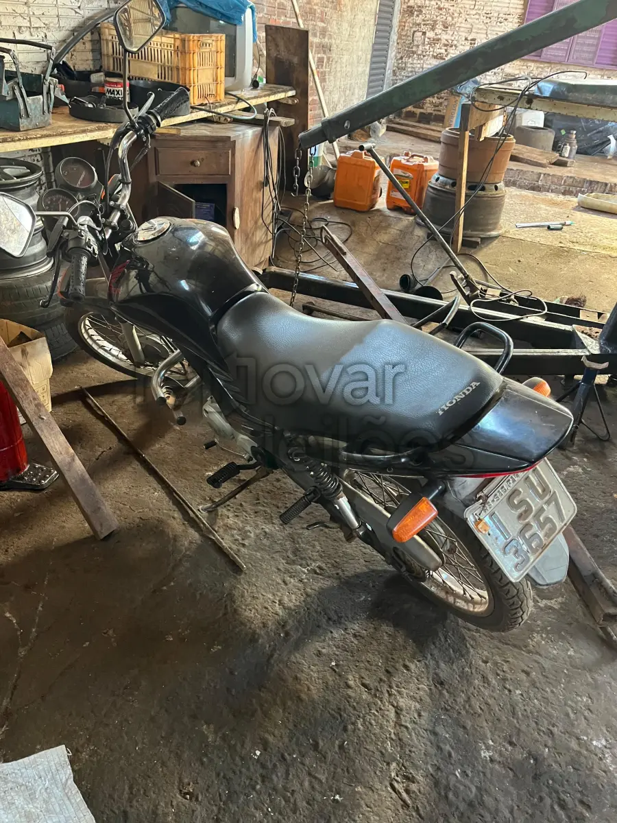 LOTE 007 - MOTOCICLETA HONDA/CG 125 FAN KS ANO/MODELO 2011/2012, DEPOSITADA COM O EXECUTADO