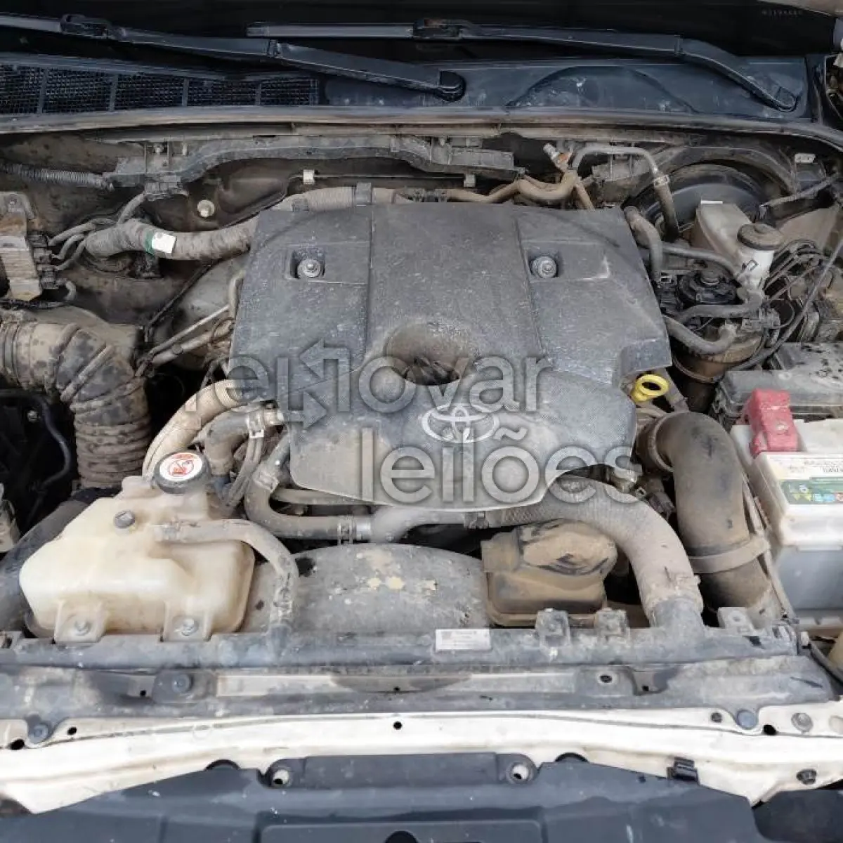 LOTE 028 - TOYOTA HILUX - ANO 2022/2022 - COMPLETO - SICREDI ALIANÇA - DEPOSITADO EM SANTO ÂNGELO/RS