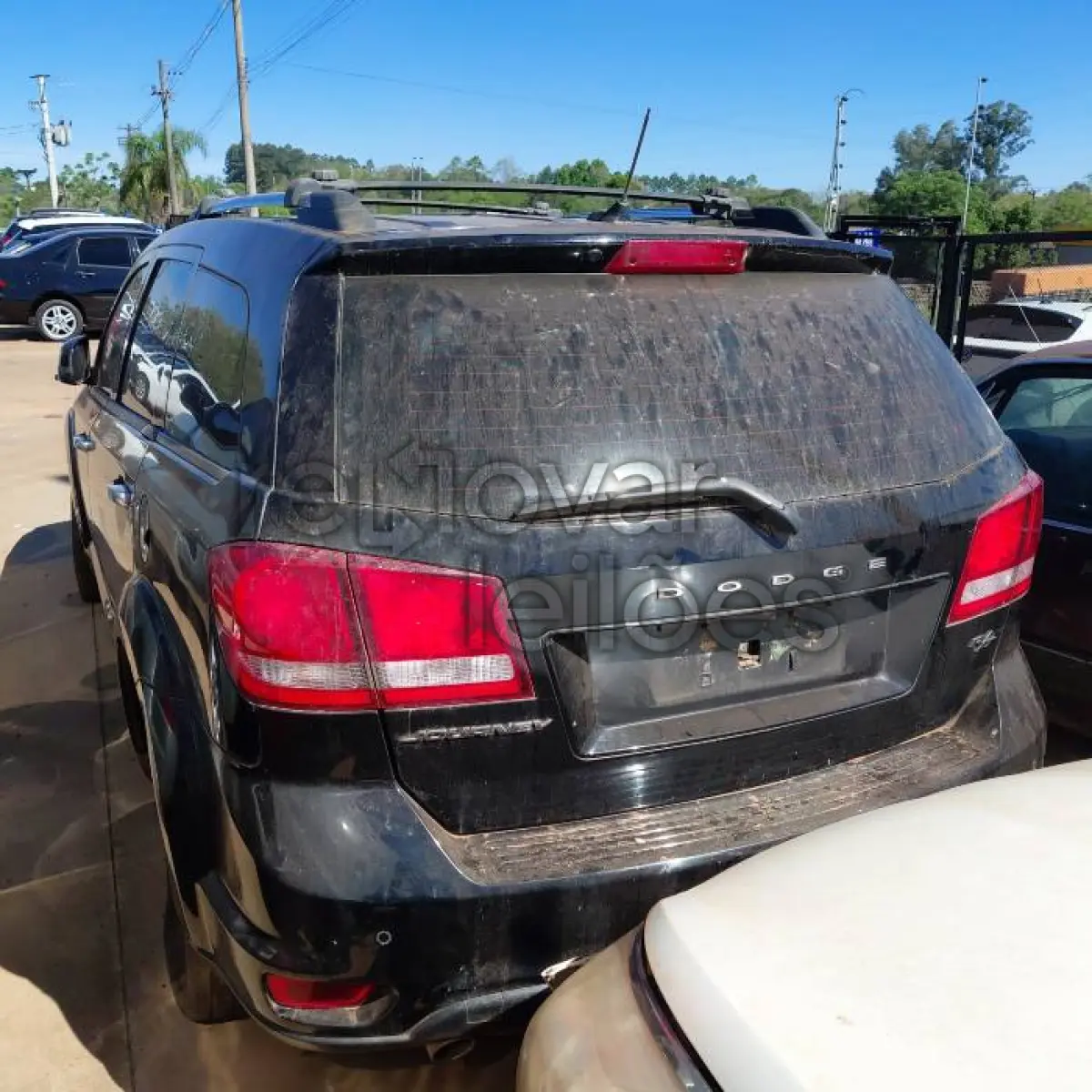 LOTE 026 - DODGE JOURNEY - ANO 2014/2014 - COMPLETO - SICREDI RAIZES - RECALL PENDENTE - DEPOSITADO EM SANTO ÂNGELO/RS