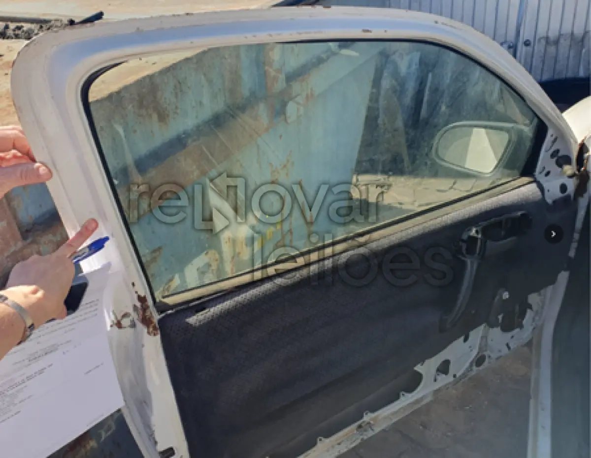 LOTE 001 - GM CORSA GL, 1999/2000, BRANCO, DEPOSITADO COM O EXECUTADO