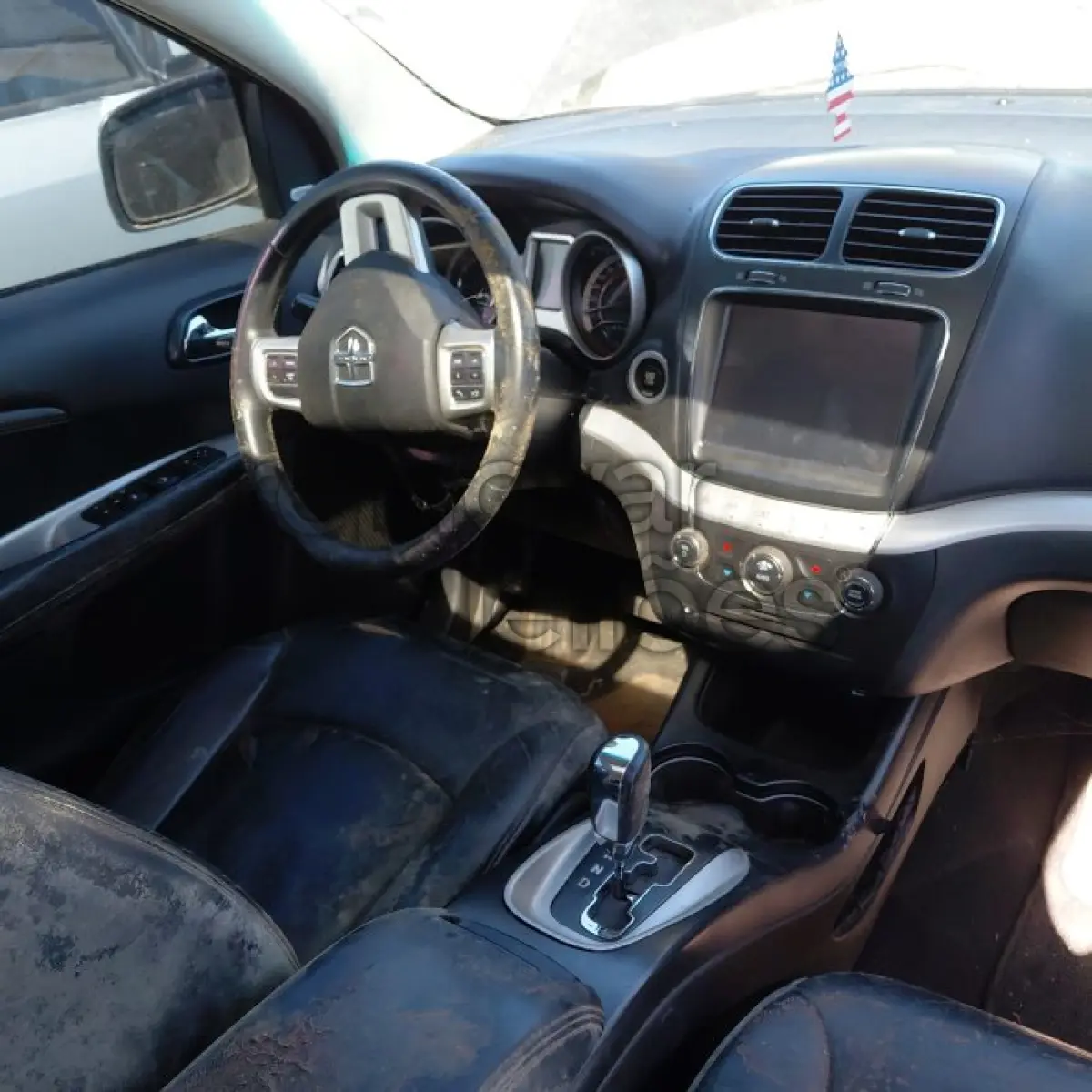 LOTE 026 - DODGE JOURNEY - ANO 2014/2014 - COMPLETO - SICREDI RAIZES - RECALL PENDENTE - DEPOSITADO EM SANTO ÂNGELO/RS