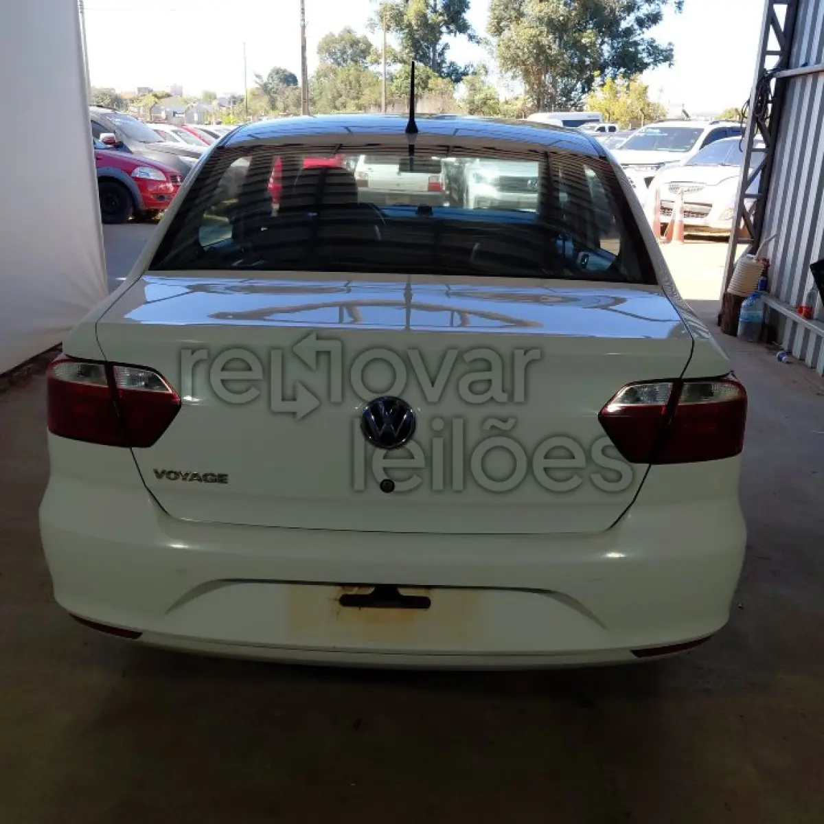 LOTE 019 - VOLKSWAGEN VOYAGE - ANO 2021/2022 - COMPLETO - SICOOB CREDITAIPU - DEPOSITADO EM SANTO ÂNGELO/RS
