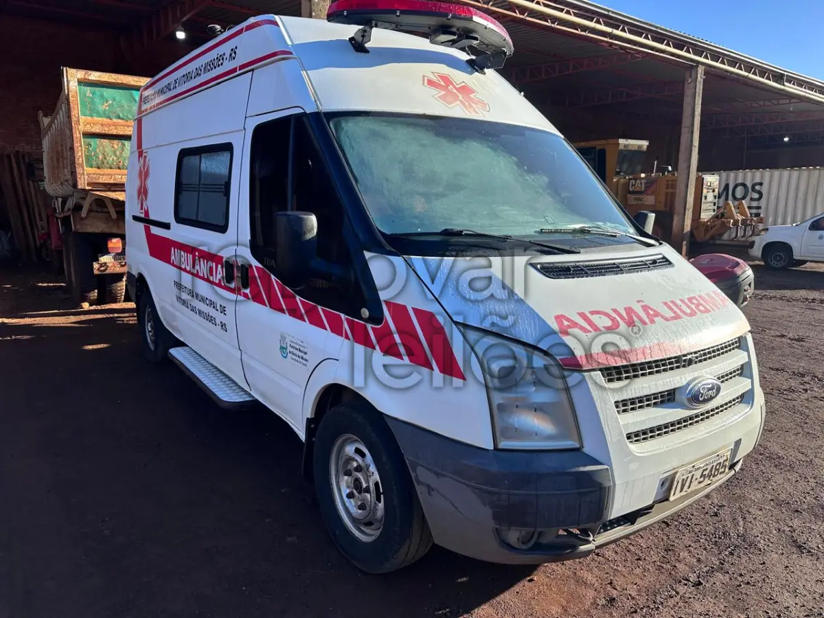 LOTE 002 - FORD/TRANSIT AMB / ANO 2013/2013