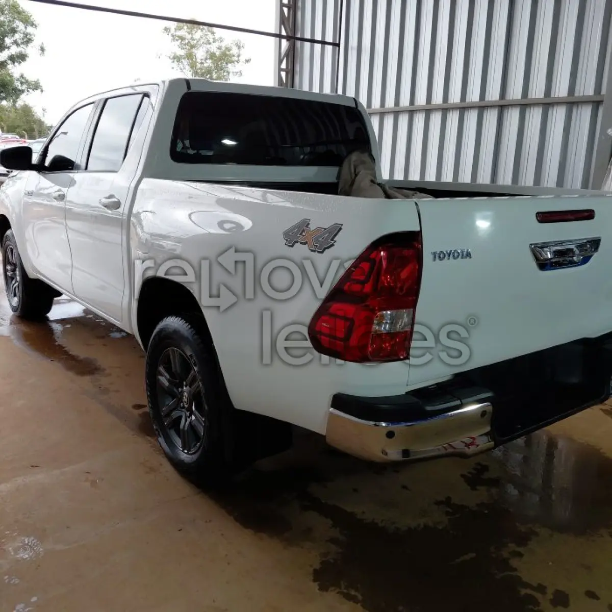 LOTE 028 - TOYOTA HILUX - ANO 2022/2022 - COMPLETO - SICREDI ALIANÇA - DEPOSITADO EM SANTO ÂNGELO/RS