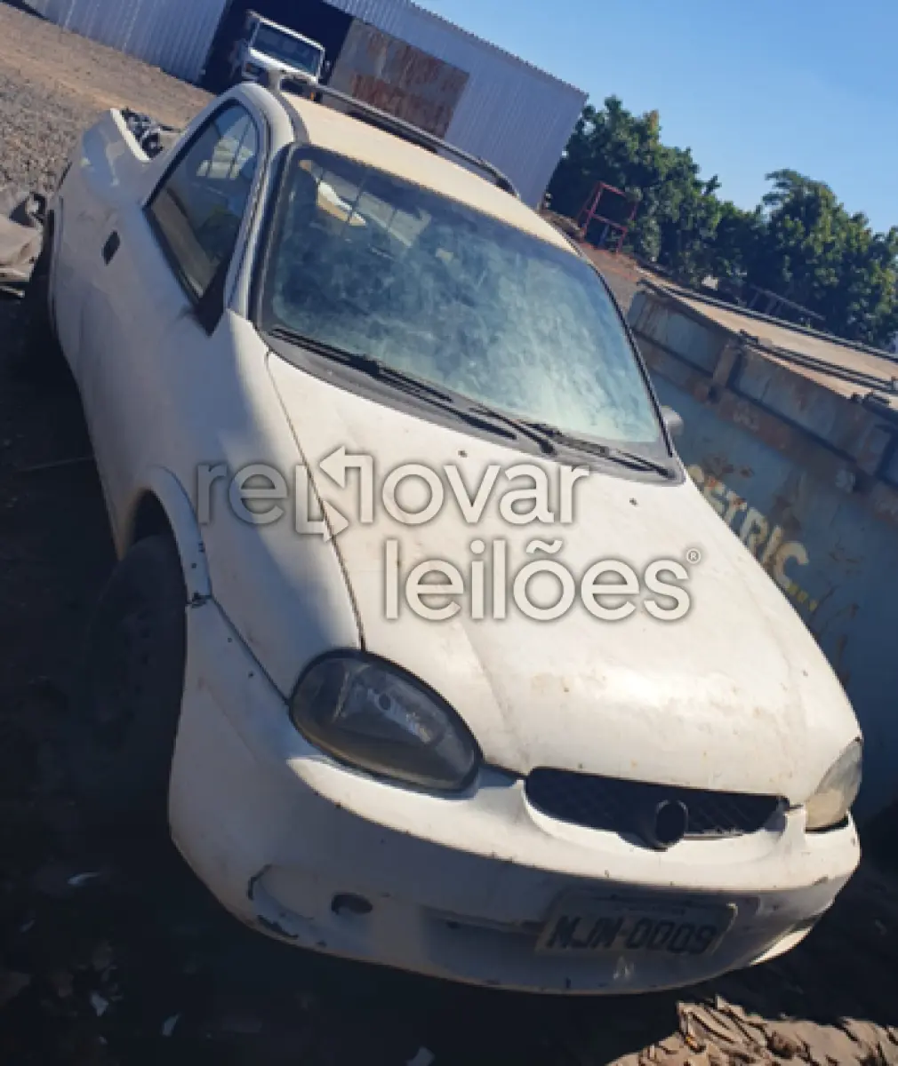 LOTE 001 - GM CORSA GL, 1999/2000, BRANCO, DEPOSITADO COM O EXECUTADO