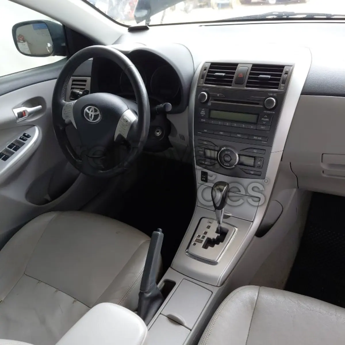 LOTE 010 - TOYOTA COROLLA XEI - ANO 2012/2013 - COMPLETO - SICREDI ESSENCIA - DEPOSITADO EM SANTO ÂNGELO/RS