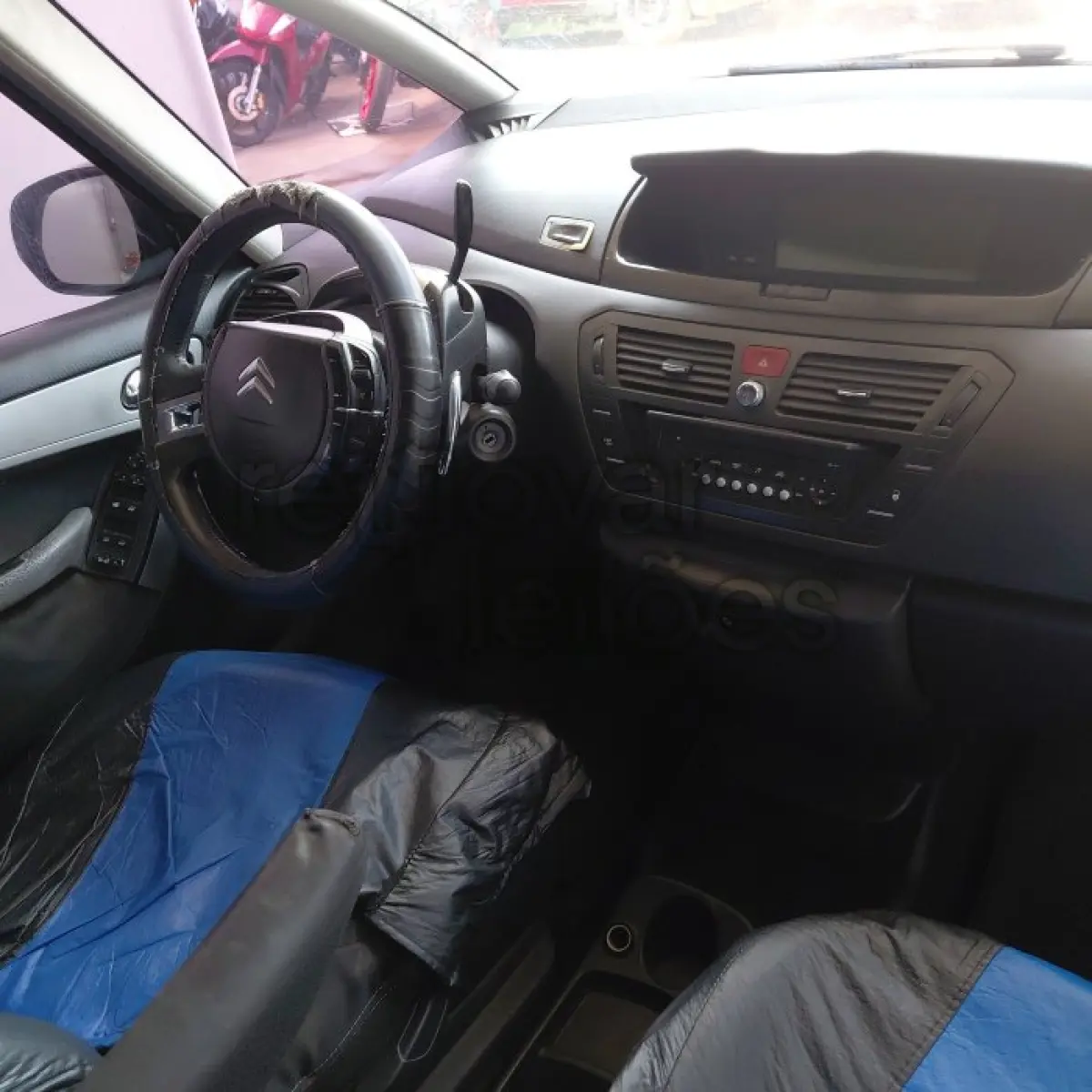 LOTE 018 - CITROEN C4 PICASSO - ANO 2009/2010 - COMPLETO - SICREDI GERAÇÕES - DEPOSITADO EM SANTO ÂNGELO/RS
