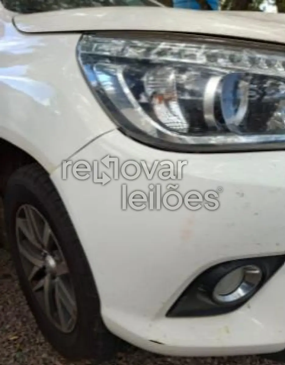 LOTE 001 - TOYOTA HILUX CD SRX 4X4, 2016/2017, DEPOSITADO COM O EXEQUENTE
