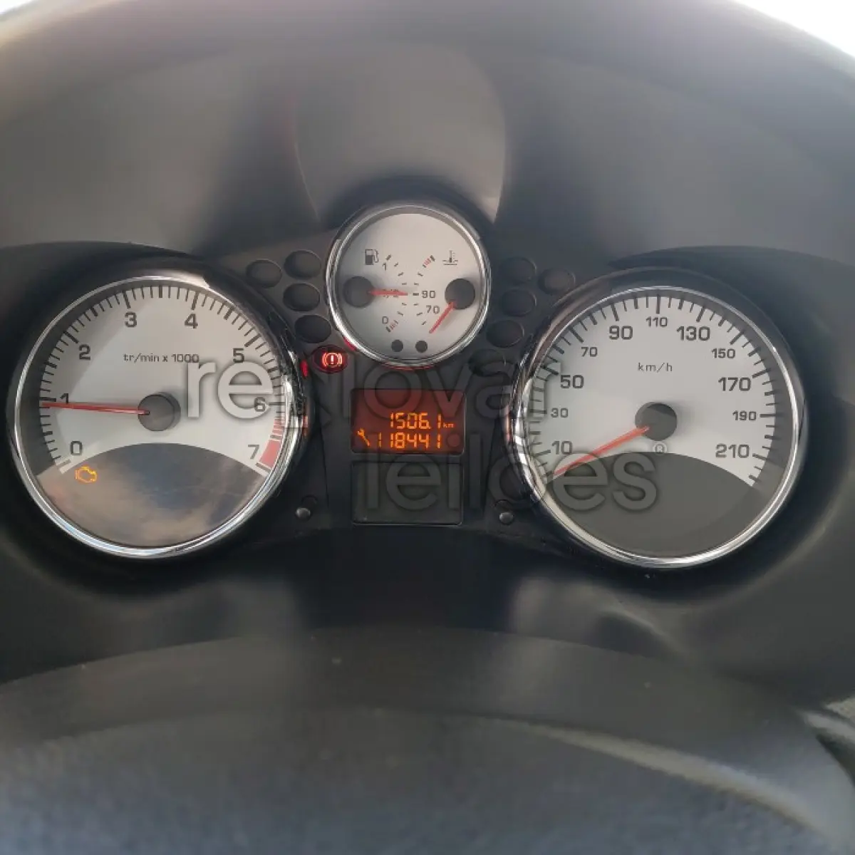 LOTE 013 - PEUGEOT 207SW XR - ANO 2012/2013 - COMPLETO - SICREDI ESSÊNCIA - DEPOSITADO EM SANTO ÂNGELO/RS