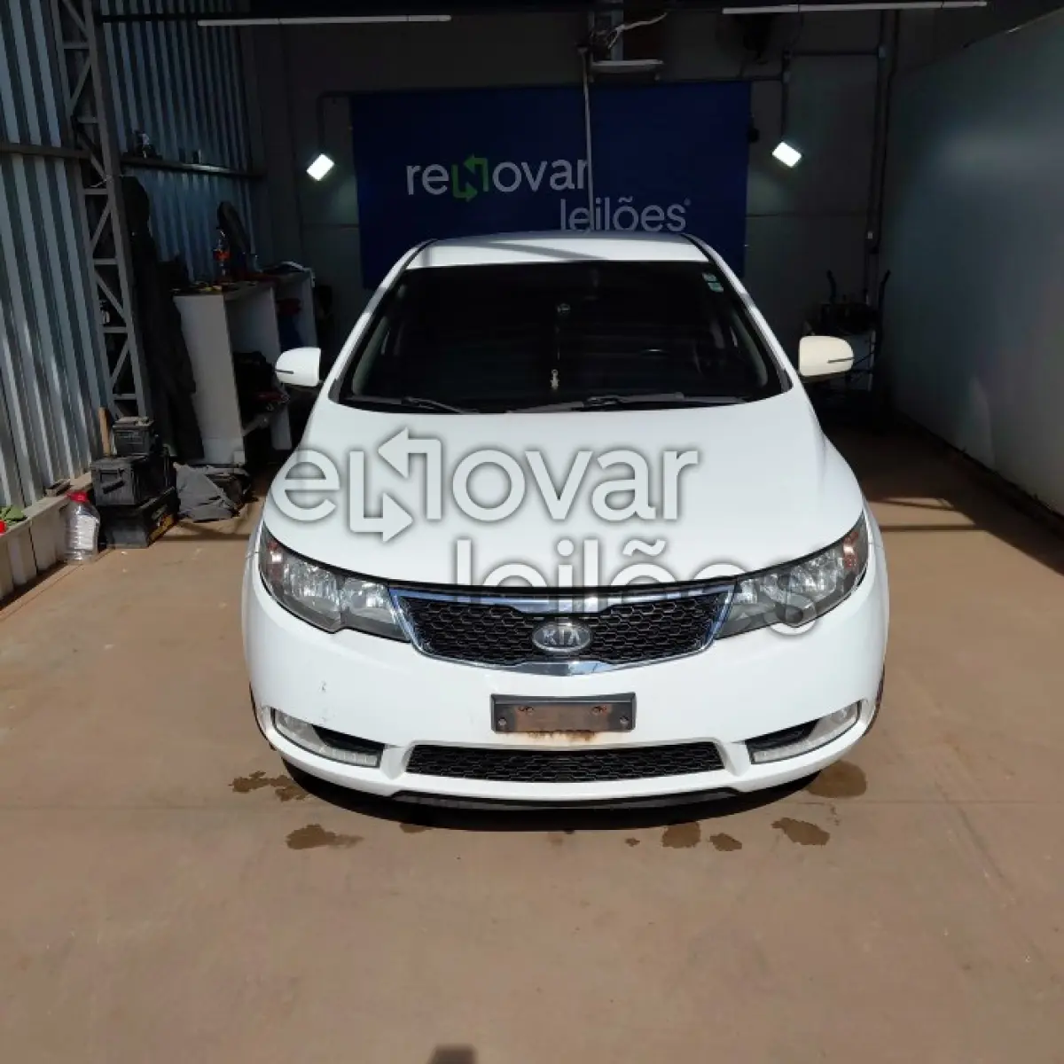 LOTE 025 - KIA CERATO SX3 - ANO 2012/2013 - COMPLETO - SICREDI RAIZES - DEPOSITADO EM SANTO ÂNGELO/RS