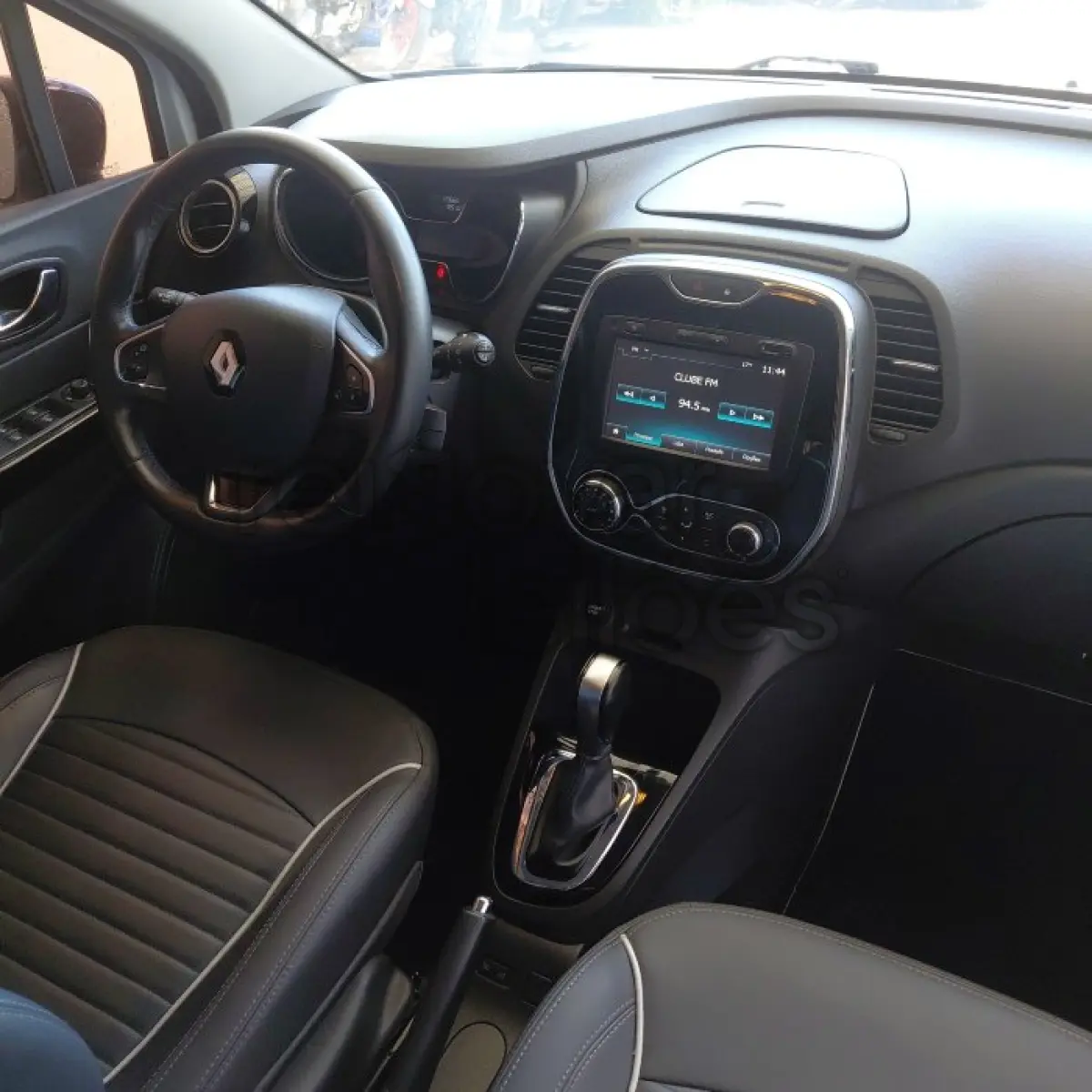 LOTE 035 - RENAULT CAPTUR - ANO 2017/2018 - COMPLETO - SICREDI CAMINHO DAS ÂGUAS - DEPOSITADO EM SANTO ÂNGELO RS