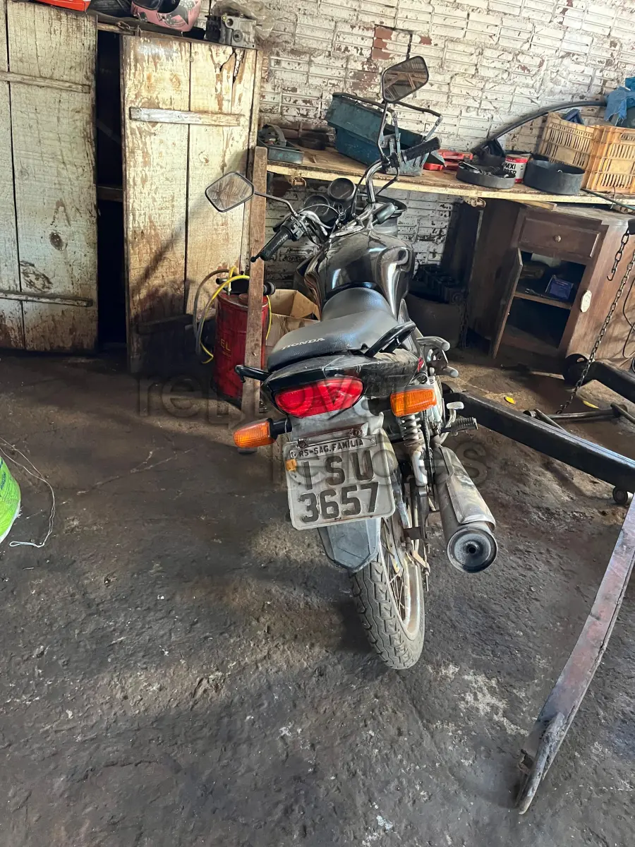 LOTE 007 - MOTOCICLETA HONDA/CG 125 FAN KS ANO/MODELO 2011/2012, DEPOSITADA COM O EXECUTADO