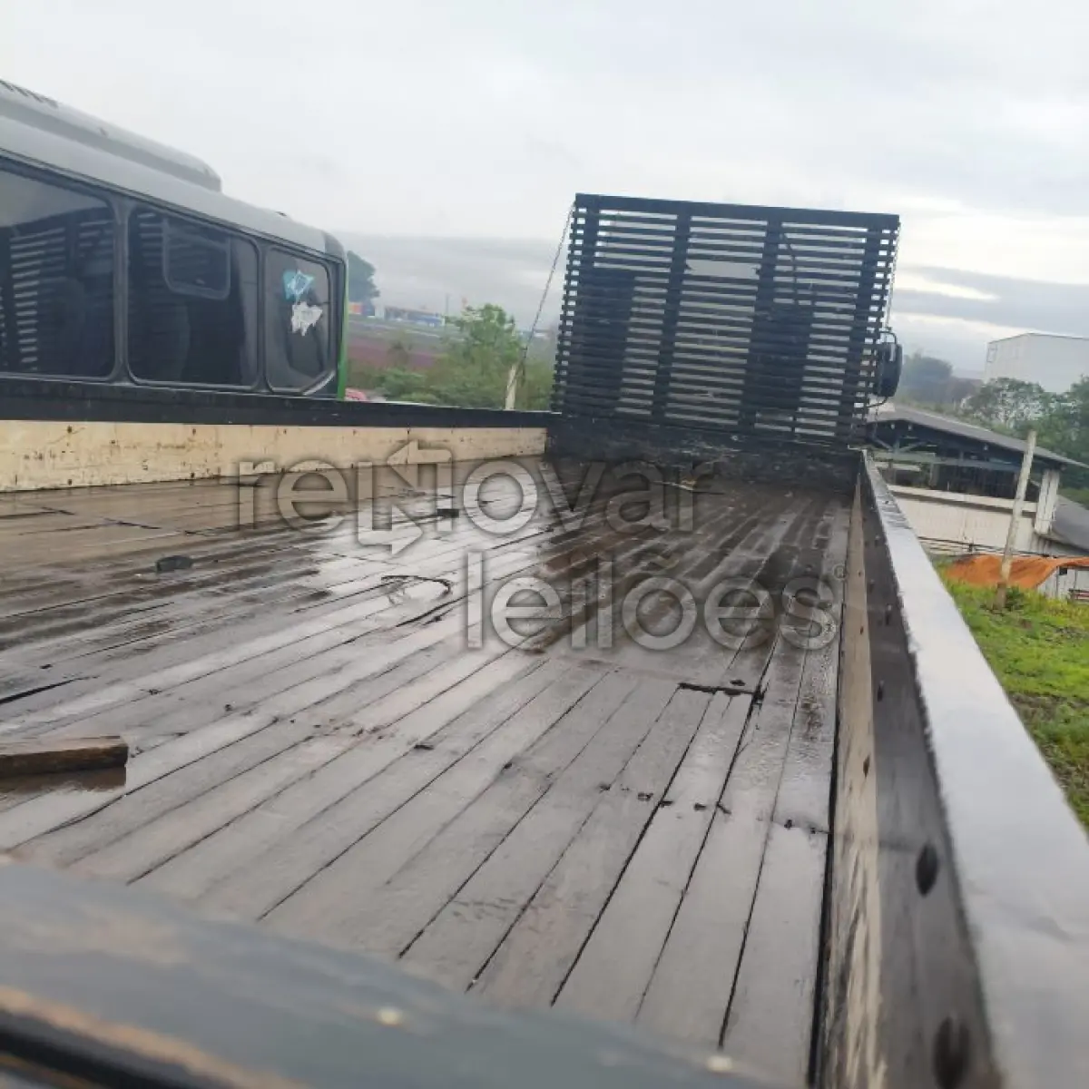 LOTE 002 - VW 30.330 CRC 8X2 - ANO 2019/2020 - COMPLETO - SICOOB CREDITAIPU - DEPOSITADO EM IJUI/RS