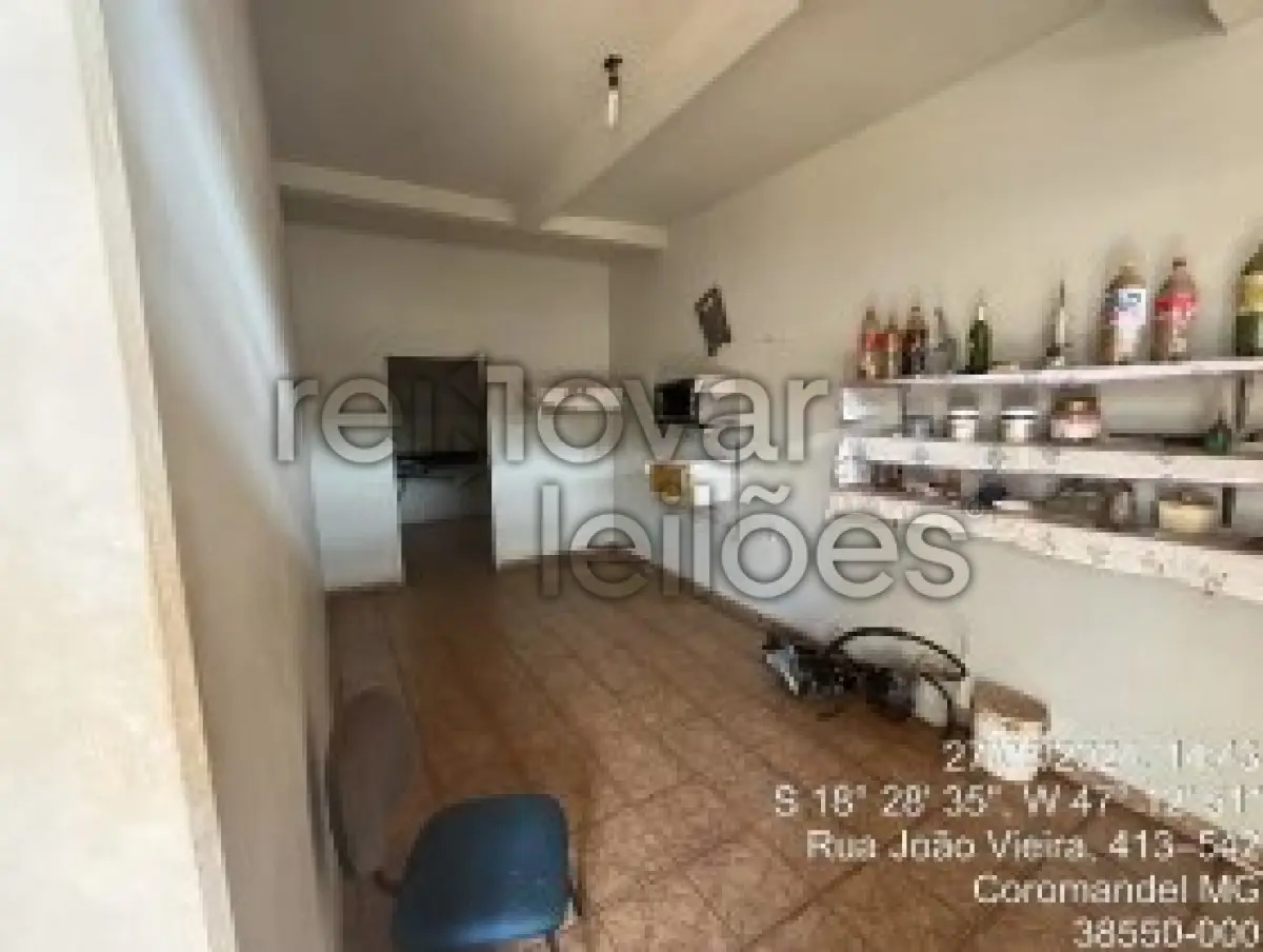 LOTE 001 - CASA C/ 254,00 M² - COROMANDEL / MG