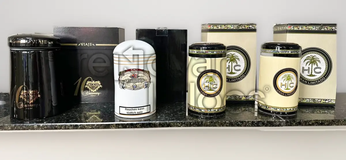 LOTE 001 - COLEÇÃO PREMIUM - CHARUTOS E WHISKIES (55 caixas)