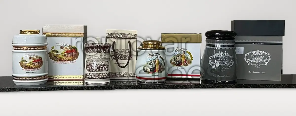 LOTE 001 - COLEÇÃO PREMIUM - CHARUTOS E WHISKIES (55 caixas)