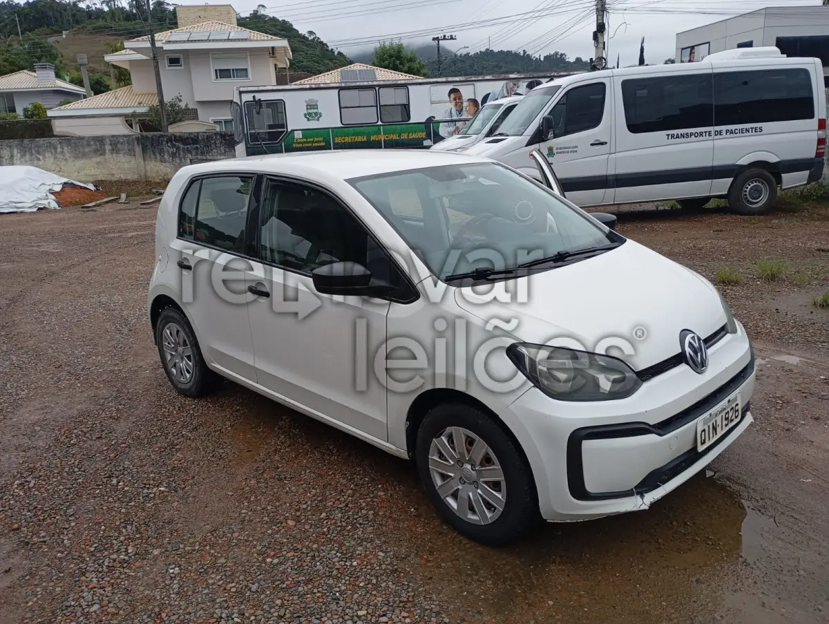 LOTE 003 - VW/UP TAKE MCV / ANO 2017/2018