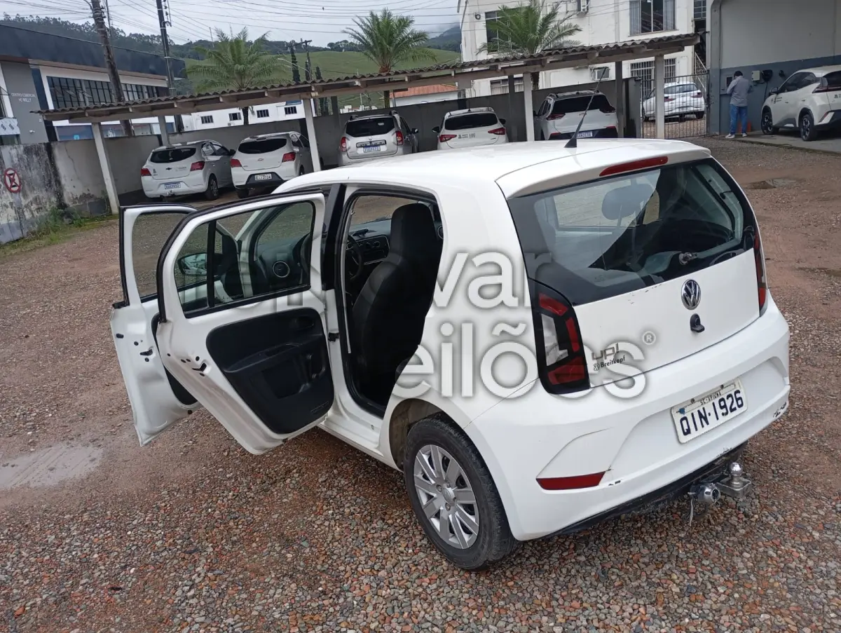 LOTE 003 - VW/UP TAKE MCV / ANO 2017/2018