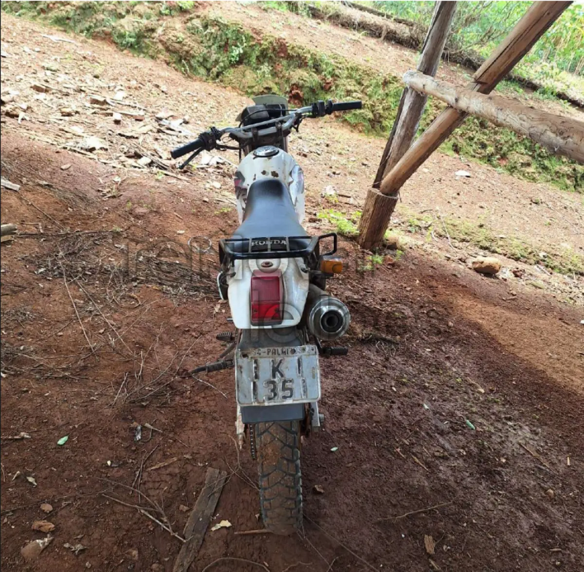 LOTE 003 - HONDA/XLR 125 ES, 2001/2002, DEPOSITADO COM O EXEQUENTE