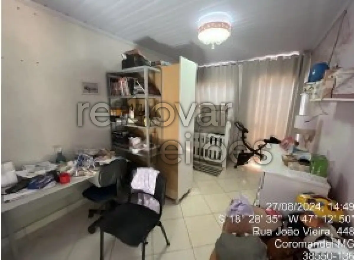 LOTE 001 - CASA C/ 254,00 M² - COROMANDEL / MG