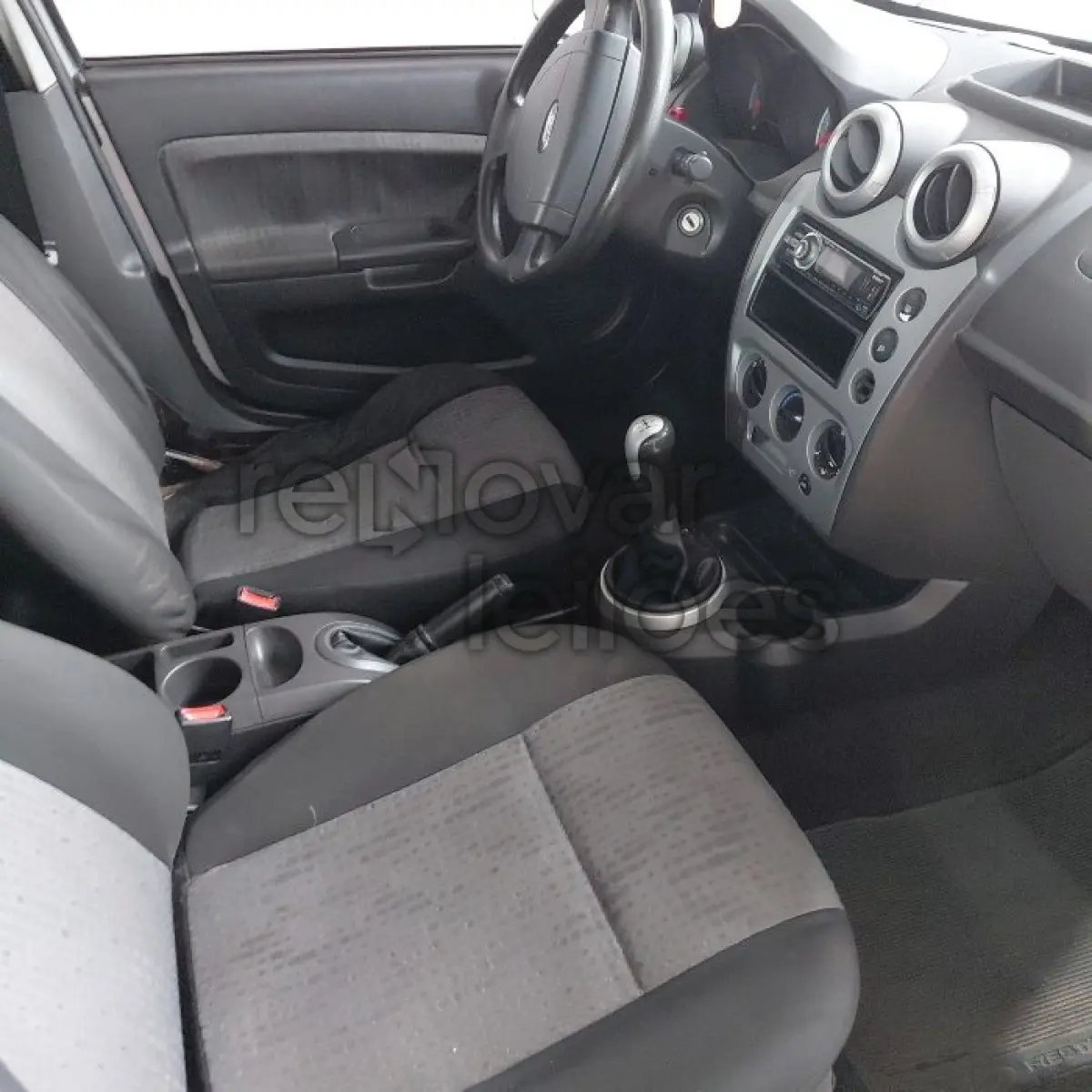 LOTE 006 - FORD/FIESTA SEDAN 1.6 FLEX  2011/2011 - COMPLETO - SICREDI PIONEIRA - DEPOSITADO EM SANTO ÂNGELO/RS