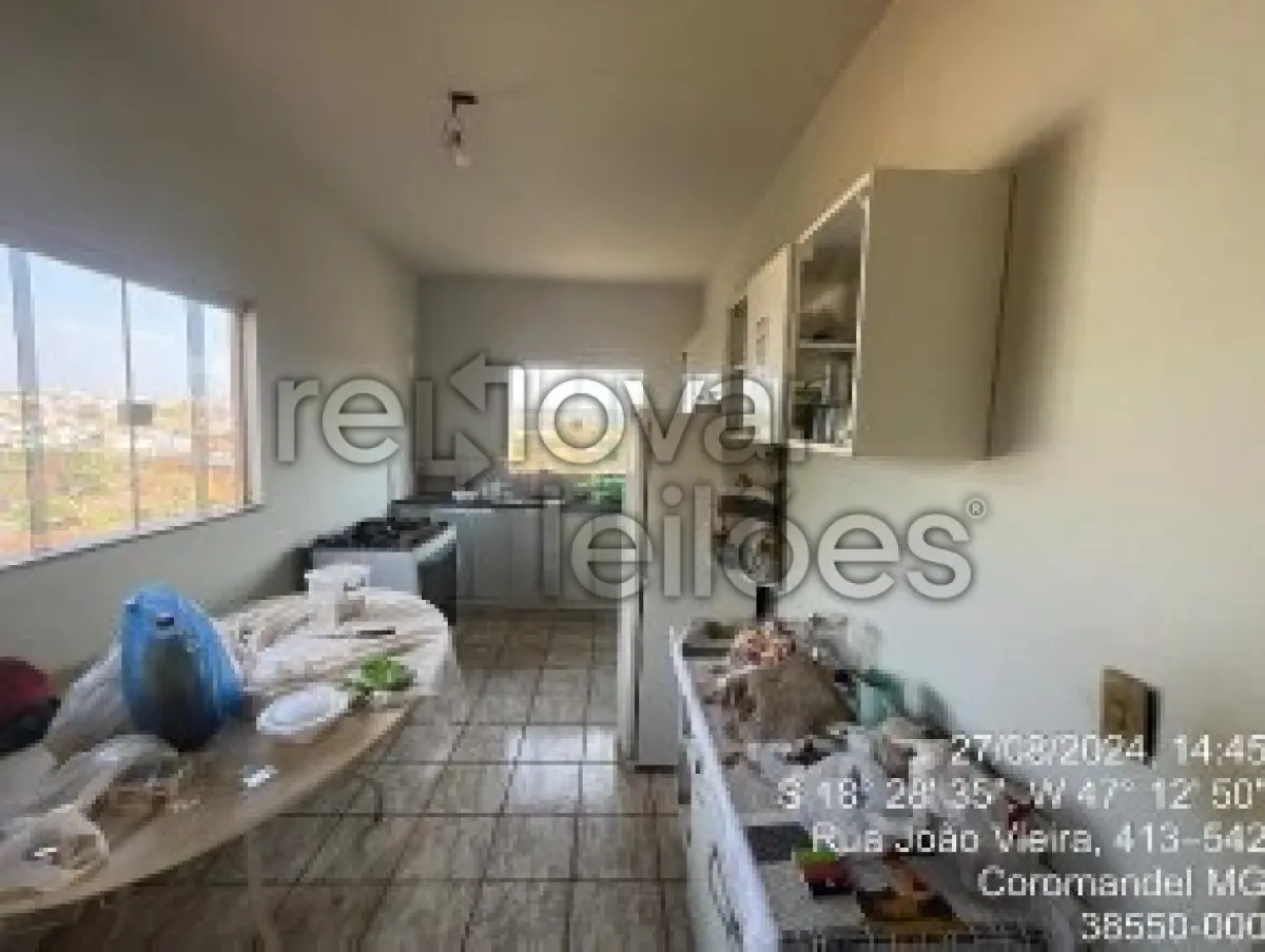 LOTE 001 - CASA C/ 254,00 M² - COROMANDEL / MG