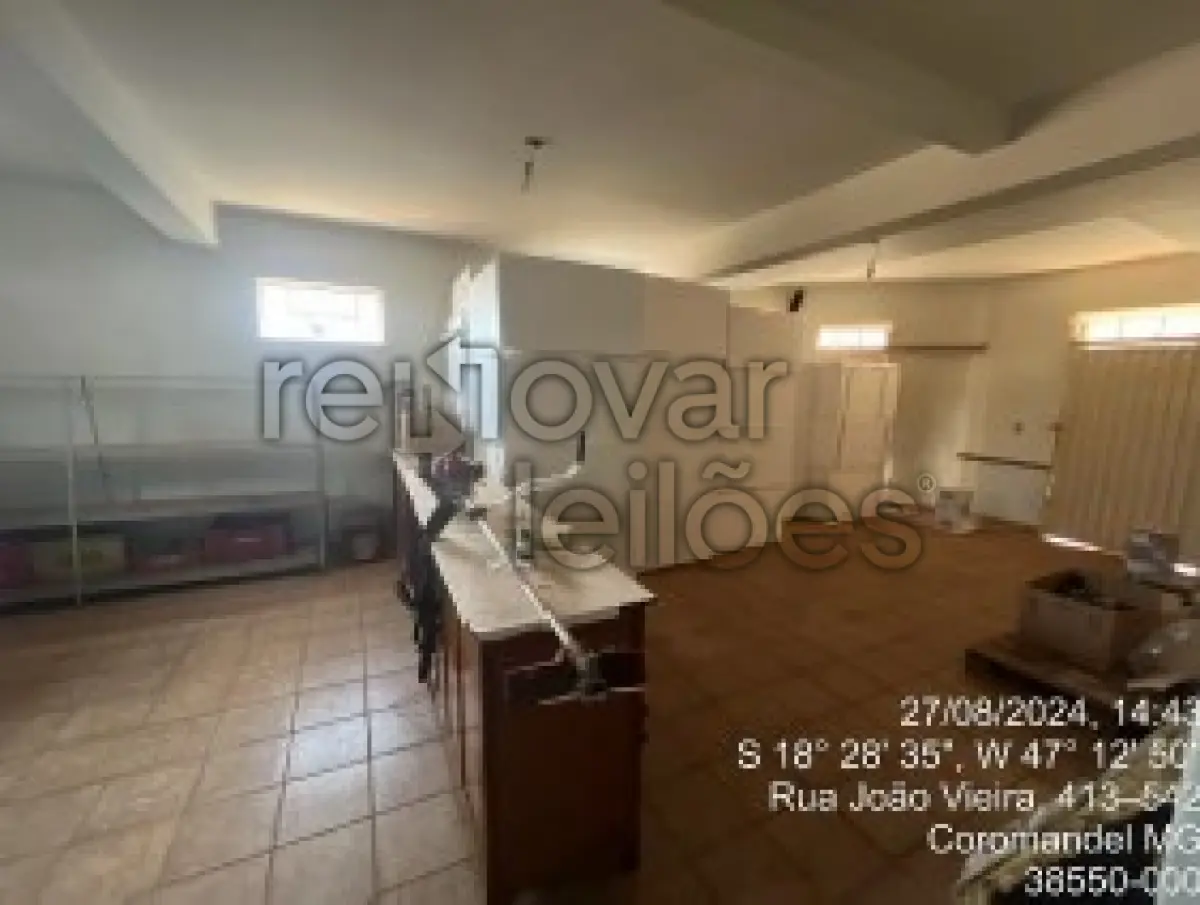 LOTE 001 - CASA C/ 254,00 M² - COROMANDEL / MG