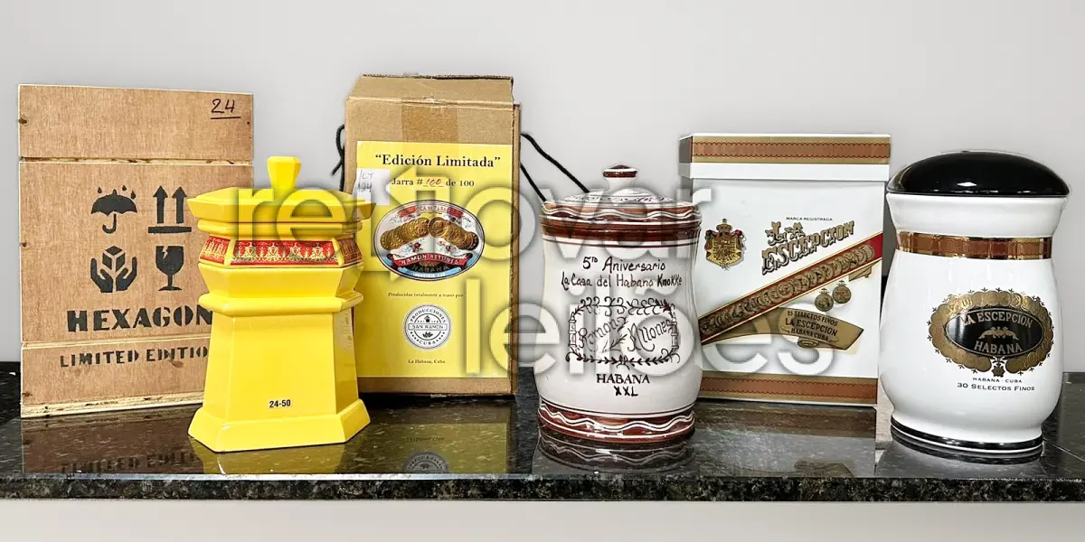 LOTE 001 - COLEÇÃO PREMIUM - CHARUTOS E WHISKIES (55 caixas)