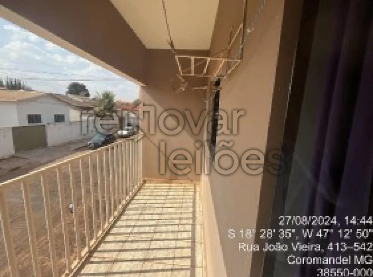 LOTE 001 - CASA C/ 254,00 M² - COROMANDEL / MG