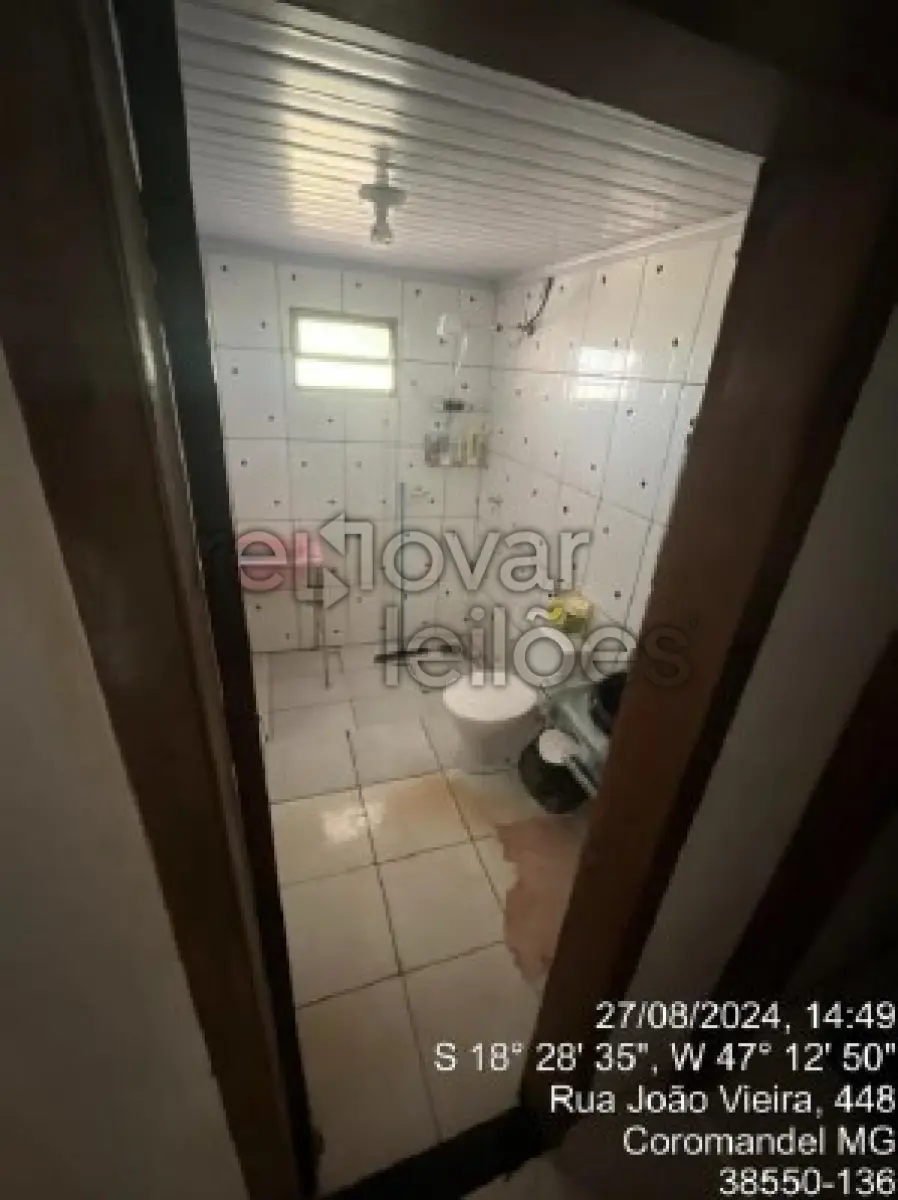 LOTE 001 - CASA C/ 254,00 M² - COROMANDEL / MG