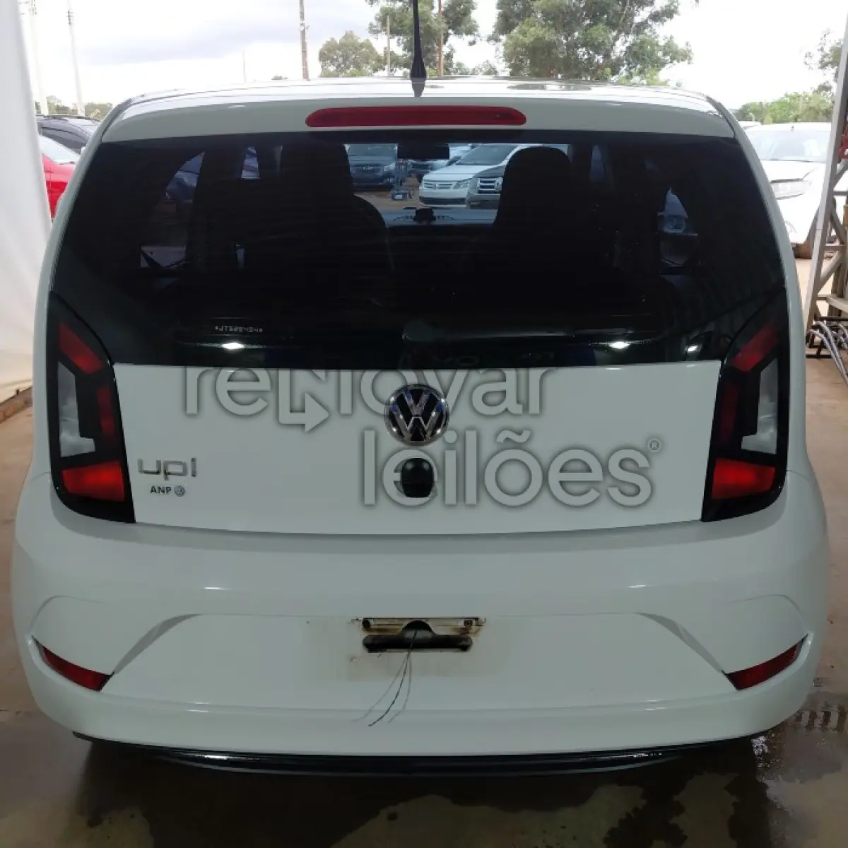 LOTE 024 - VW UP TAKE MCV - ANO 2017/2018 - COMPLETO - SICREDI PIONEIRA - DEPOSITADO EM SANTO ÂNGELO/RS