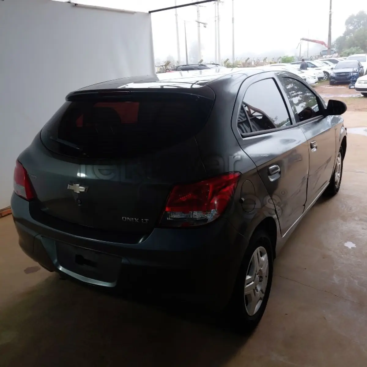LOTE 030 - CHEVROLET ONIX 1.0MT LT - ANO 2014/2015 - COMPLETO - SICREDI CAMINHO DAS AGUAS - DEPOSITADO EM SANTO ÂNGELO/RS