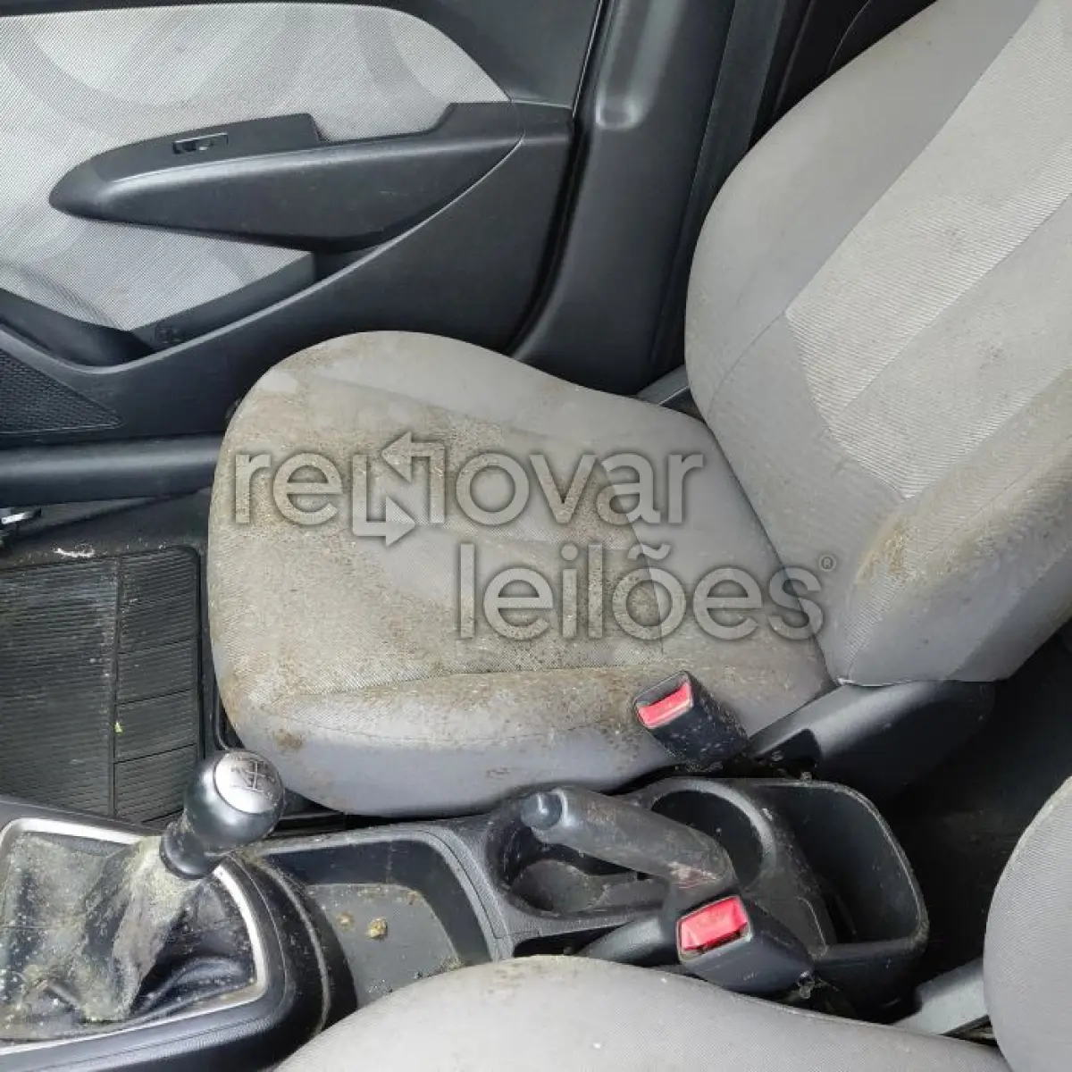 LOTE 025 - HYUNDAI HB20S 1.0M COMF - ANO 2014/2015 - COMPLETO - SICREDI PIONEIRA - DEPOSITADO EM SANTO ÂNGELO/RS