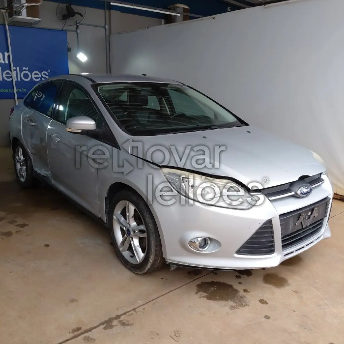 LOTE 026 - FORD FORD FOCUS SE AT 2.0 S - ANO 2013/2014 - COMPLETO - SICOOB NOVA TRENTO - DEPOSITADO EM SANTO ÂNGELO/RS