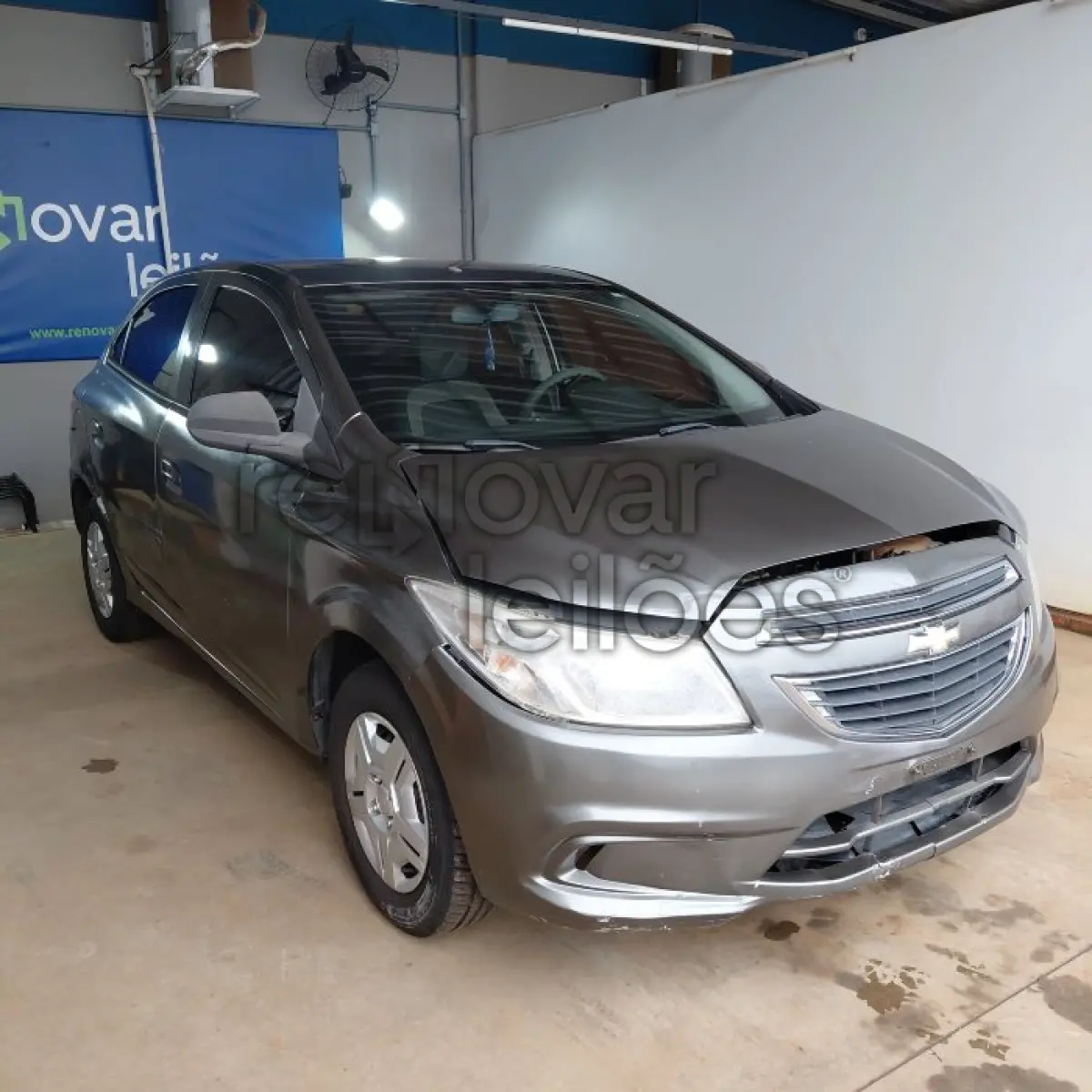 LOTE 030 - CHEVROLET ONIX 1.0MT LT - ANO 2014/2015 - COMPLETO - SICREDI CAMINHO DAS AGUAS - DEPOSITADO EM SANTO ÂNGELO/RS