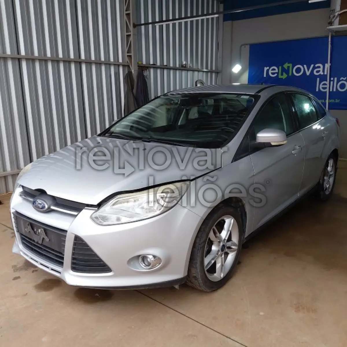 LOTE 026 - FORD FORD FOCUS SE AT 2.0 S - ANO 2013/2014 - COMPLETO - SICOOB NOVA TRENTO - DEPOSITADO EM SANTO ÂNGELO/RS