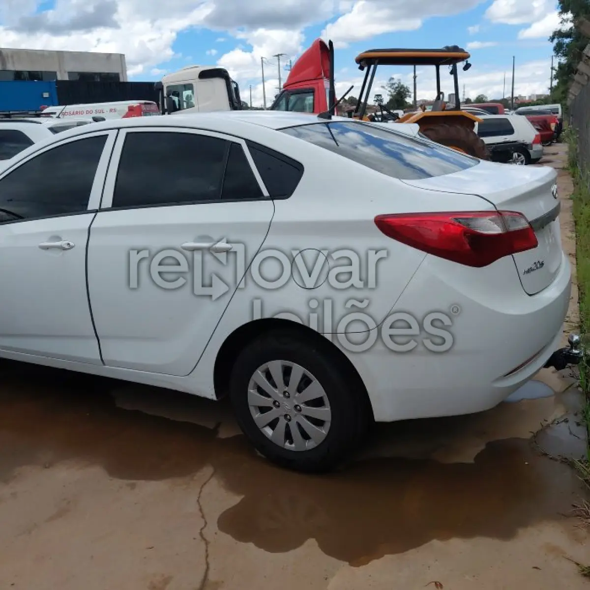 LOTE 025 - HYUNDAI HB20S 1.0M COMF - ANO 2014/2015 - COMPLETO - SICREDI PIONEIRA - DEPOSITADO EM SANTO ÂNGELO/RS