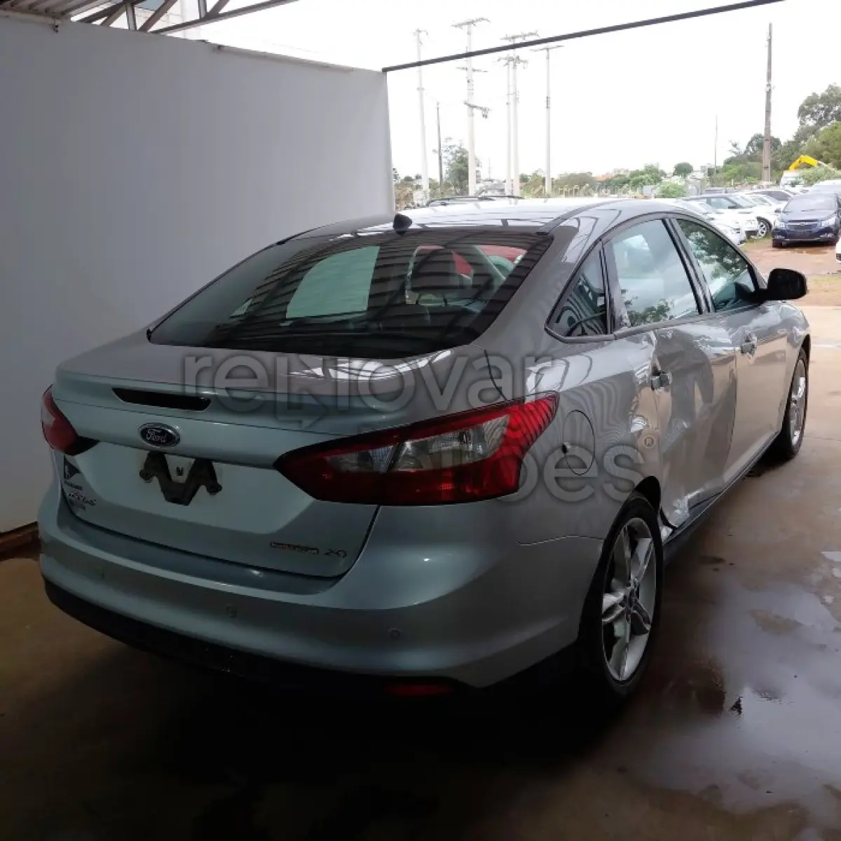 LOTE 026 - FORD FORD FOCUS SE AT 2.0 S - ANO 2013/2014 - COMPLETO - SICOOB NOVA TRENTO - DEPOSITADO EM SANTO ÂNGELO/RS
