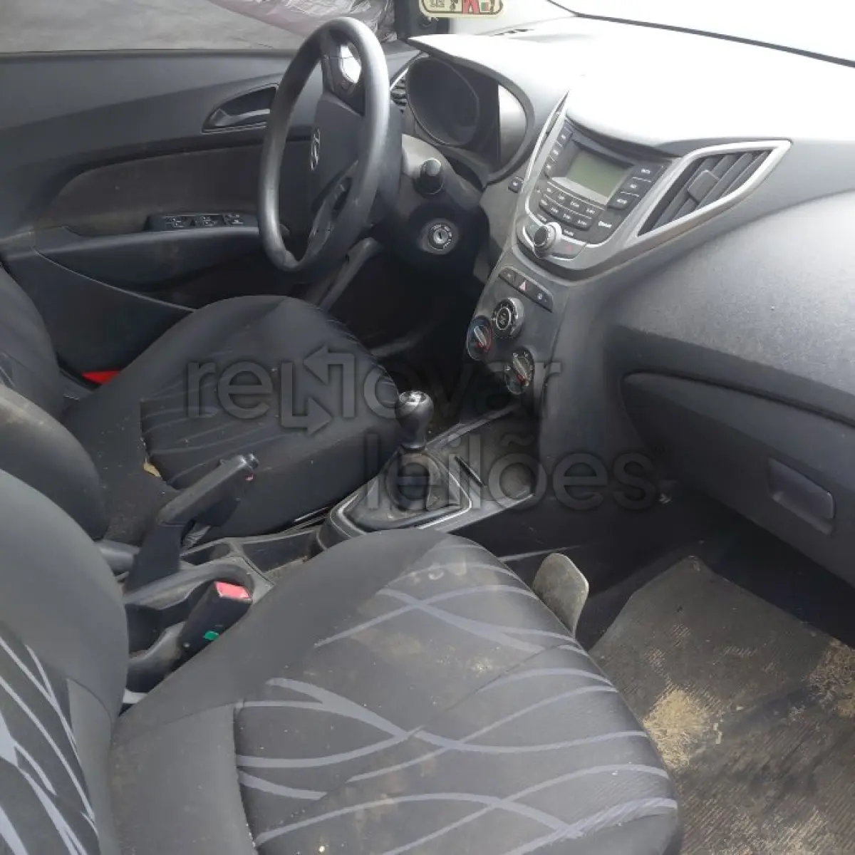 LOTE 020 - HYUNDAI HB20 1.0M COMFOR - ANO 2014/2015 - COMPLETO - SICREDI LIBERDADE - DEPOSITADO EM SANTO ÂNGELO/RS