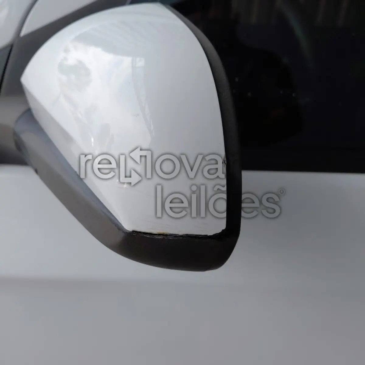 LOTE 043 - CHEVROLET ONIX 1.4MT LT - ANO 2015/2016 - COMPLETO - SICREDI PIONEIRA - DEPOSITADO EM SANTO ÂNGELO/RS